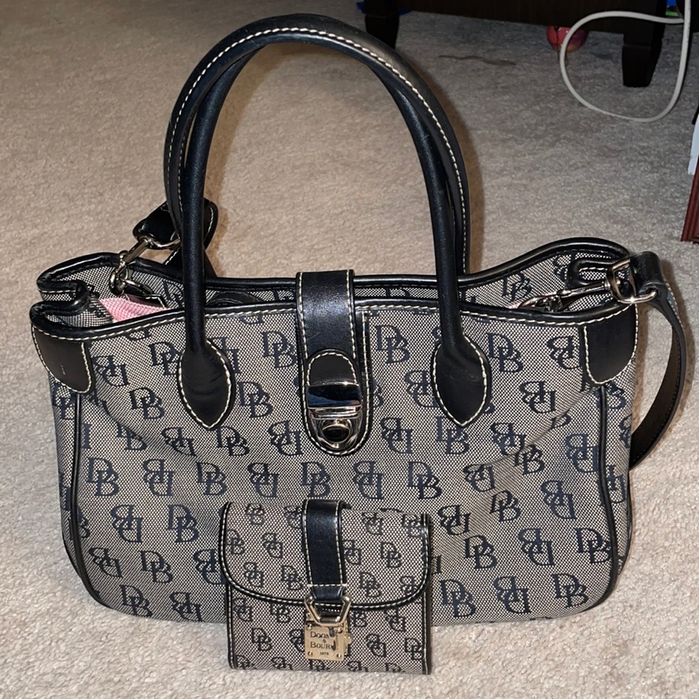 Dooney & Bourke purse and wallet
